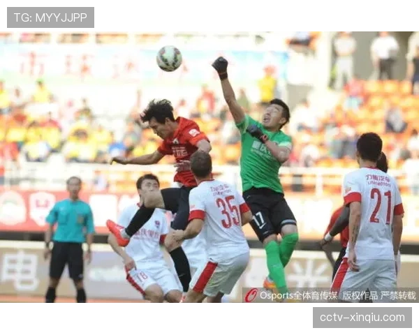 实时:奥格斯堡利用快速发出的任意球偷袭得手,取得领先